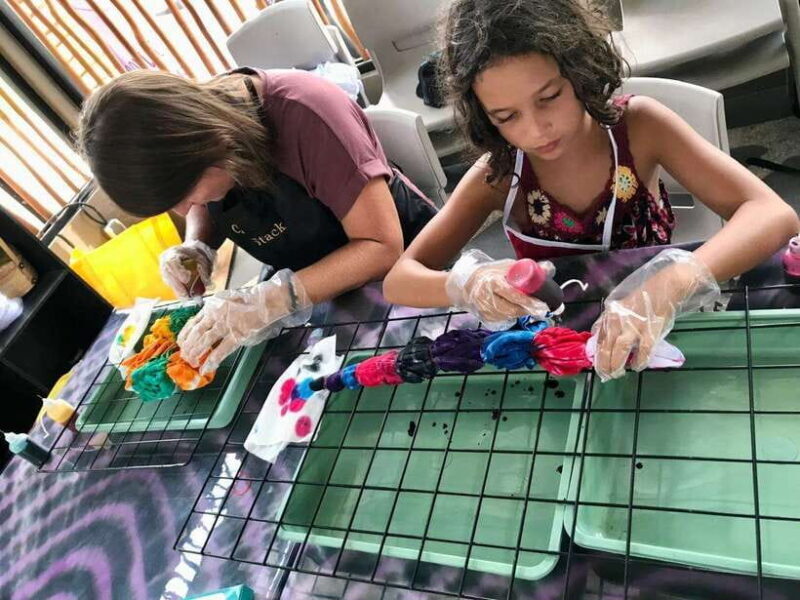 Bali: tie dye shirts, 5 minute curing process to take home. - Key Points