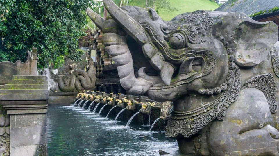 Bali: Tirta Empul, Tibumana Waterfall & Penglipuran Village - Batuan Temple Exploration