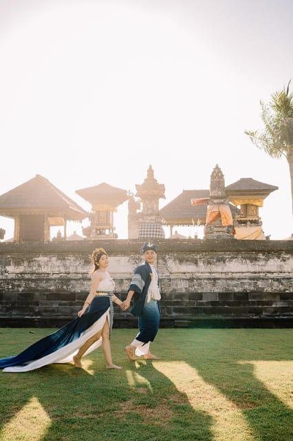Bali : Traditional Outfit Family Photoshoot - Booking and Communication