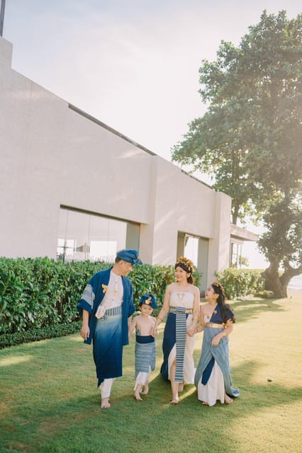 Bali : Traditional Outfit Family Photoshoot - Capturing Family Memories