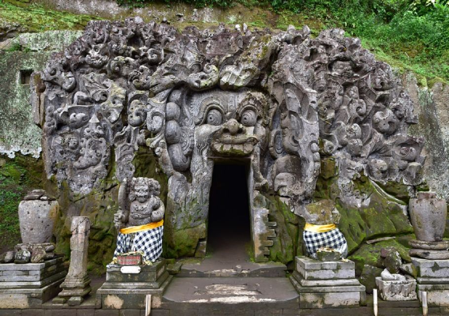 Bali: Ubud Full-Day Sightseeing Tour With Legong Dance Show - Tegalalang Rice Terraces