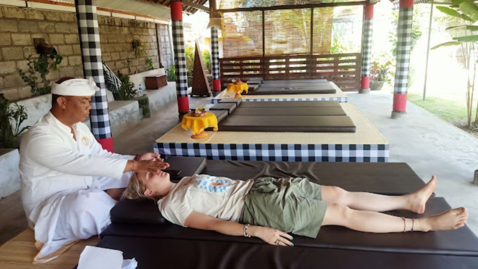 Bali: Ubud Palm of Hand Reading With Balinese Method - Skilled Practitioners