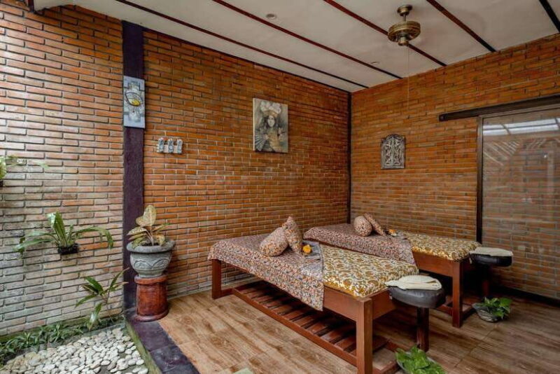 Bali: Ubud Traditional Balinese Massage with Flower bath - Detailed Review of the Ubud Traditional Balinese Massage with Flower Bath