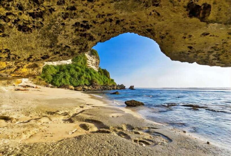 Bali: Uluwatu Beaches Tour with Padang Padang and Suluban - FAQ