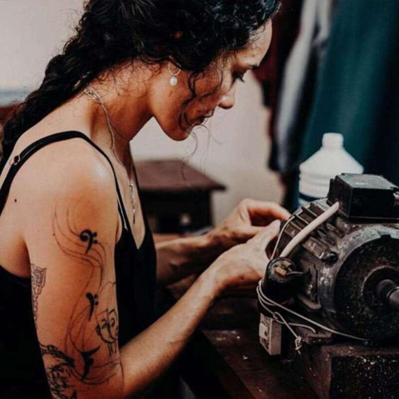 Bali Uluwatu : Make Your Own Silver Jewelry Class - An Introduction to the Uluwatu Jewelry Workshop