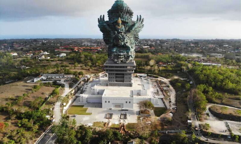 Bali: Uluwatu Temple, GWK, and Padang Beach Full-Day Tour - Who Should Take This Tour?