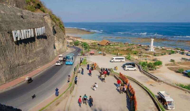 Bali: Uluwatu Temple, Kecak Fire Dance, and Beach Tour - Key Points