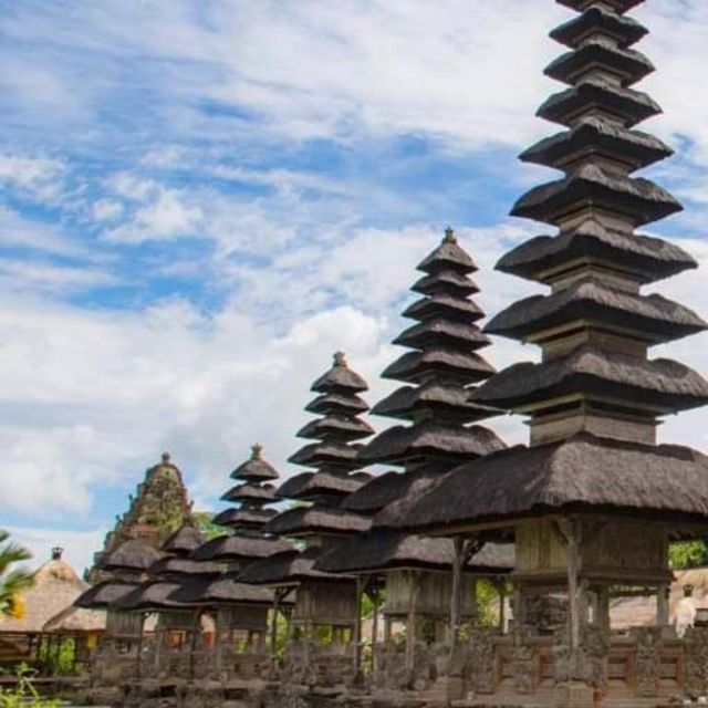 Bali: UNESCO Discovery Sites Taman Ayun & Tanah Lot Temple - Tanah Lot Black Sand Beach
