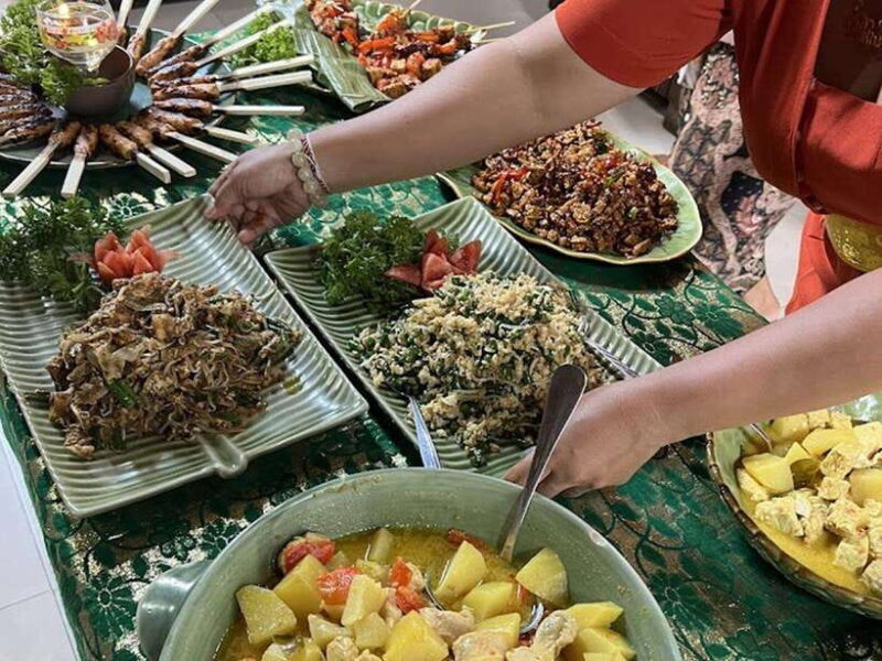 Balinese cooking class/Go shopping at the market, cook, eat - Who Will Love This Experience?