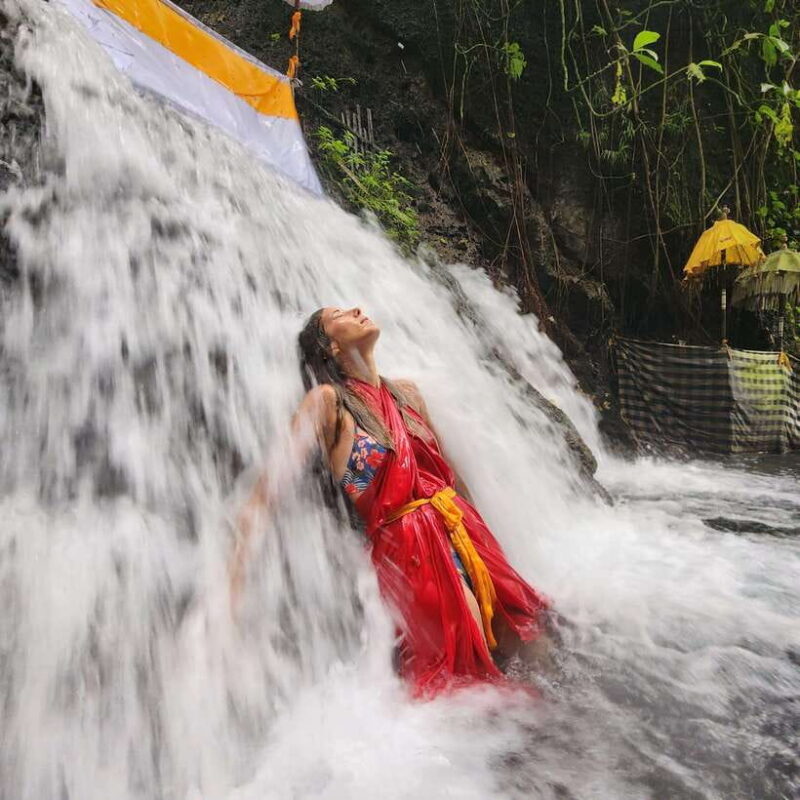 Balinese Purification at holy water temple with Local - An In-Depth Look at the Experience