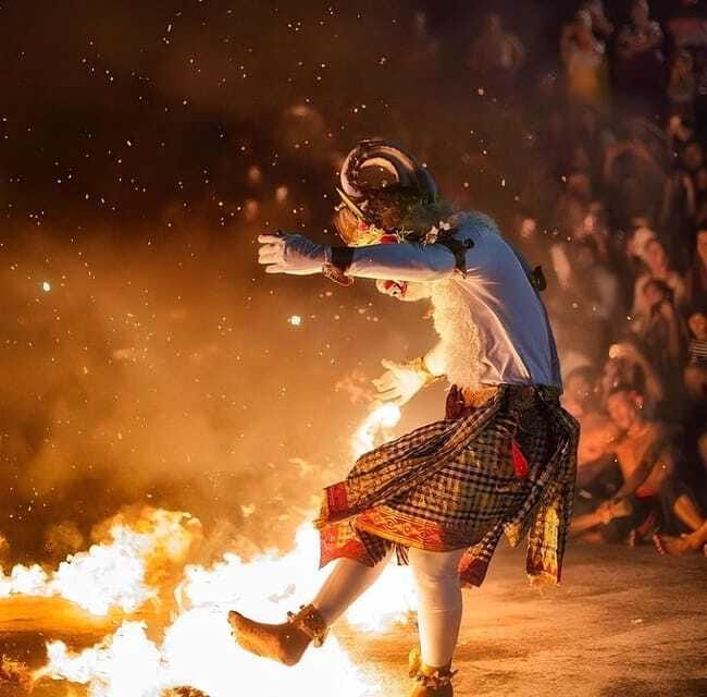 Bali:uluwatu temple and kecak fire dance all inclusive - The Experience in Practice