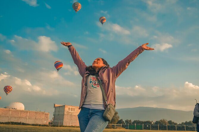 Balloon flight from CDMX with Breakfast in CAVE and Pyramids - Key Points