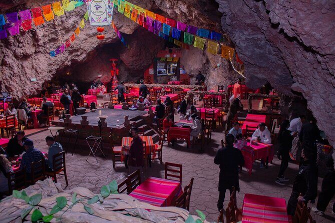 Balloon flight + Pick up CDMX + Breakfast and Pyramids. - The Pickup and Early Start in Mexico City