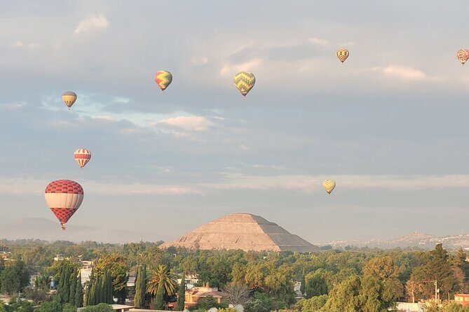 Balloon flight + Transportation + Breakfast in Cave or buffet + Pyramids - An Exciting Start: The Balloon Flight Over Teotihuacan