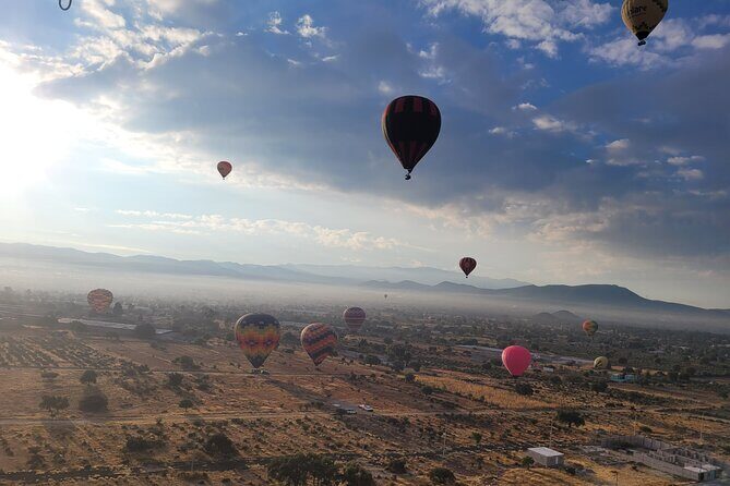 Balloon flight + Transportation + Breakfast in Cave or buffet + Pyramids - Who Would Enjoy This Tour?