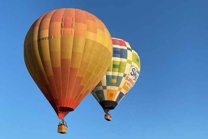 Balloon flight + Transportation + Breakfast in Cave or buffet + Pyramids - FAQs