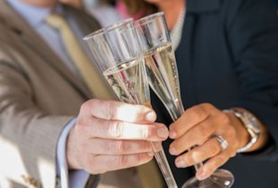 Baltimore: Christmas Eve Gourmet Brunch or Dinner Cruise - Attire and Seating Recommendations