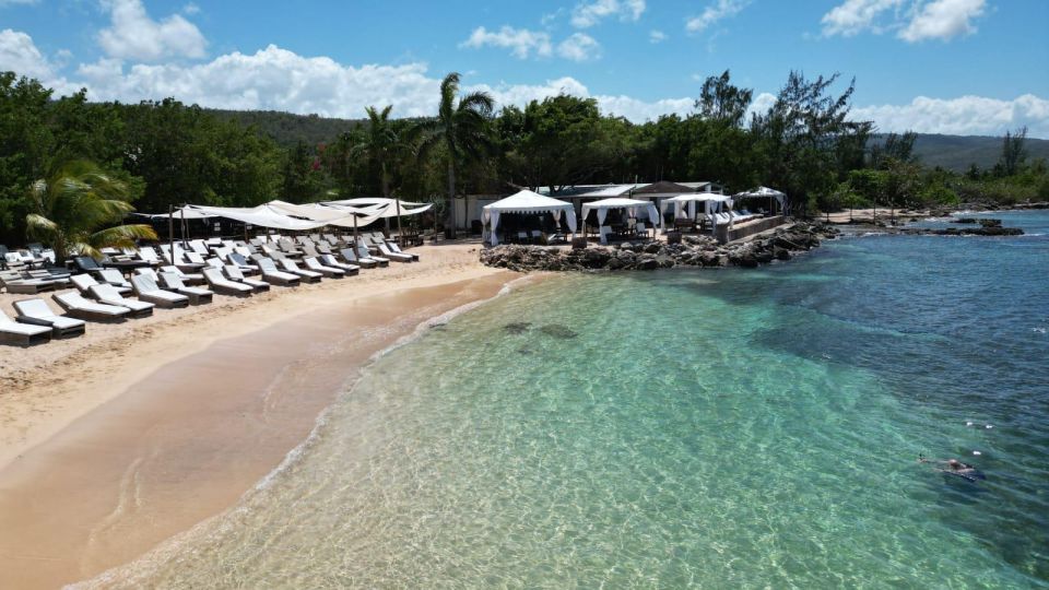 Bamboo Beach Club VIP & Dunns River Falls From Ocho Rios - Arrival at Bamboo Beach Club