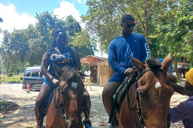 Bamboo Rafting and Horse Back Riding Combo in Ocho Rios - FAQ
