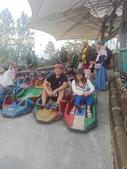 Bandung: Volcano, Hot Spring, Mud Bathing, & Lake Tour - Visiting Kawah Putih