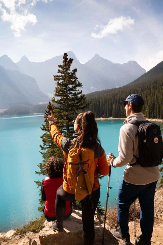 Banff/Camore: Lake Louise & Moraine Lake Private Tour - Exploring the Rockies in Style and Comfort