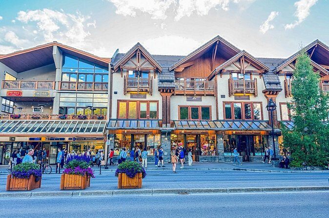 Banff Highlights Tour Louise, Johnston and Minnewanka Shared Tour - FAQ