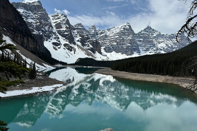 Banff Lake Louise and Moraine Lake Shuttle Tour - Transportation and Group Size