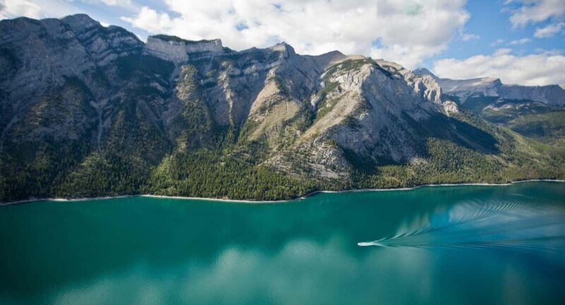 Banff: Lake Louise, Emerald Lake, and Moraine Lake Tour - An Ideal Introduction to the Canadian Rockies