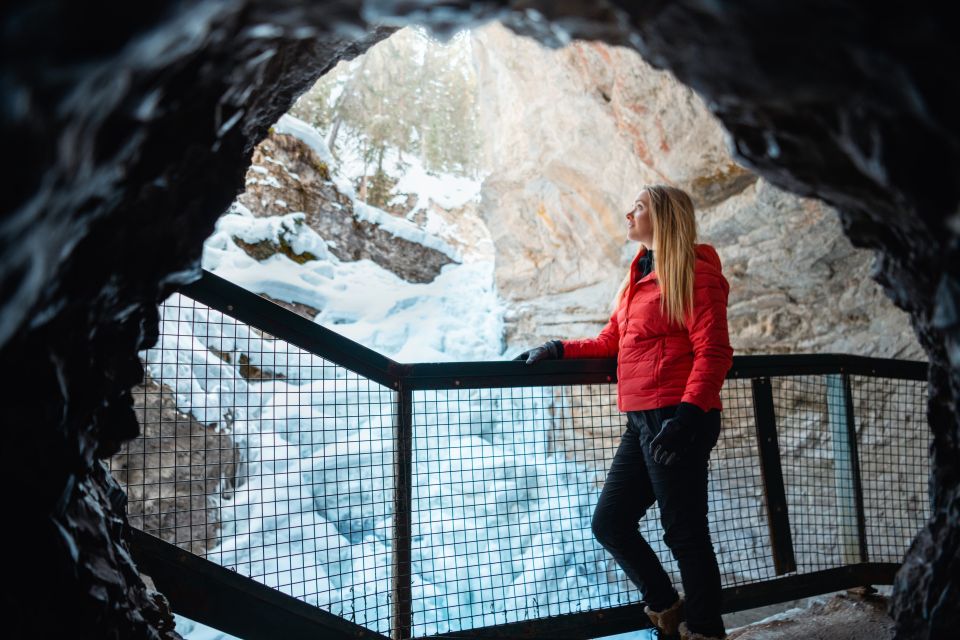 Banff: Morning or Afternoon Johnston Canyon Icewalk - Warming up With Hot Chocolate and Maple Cookies
