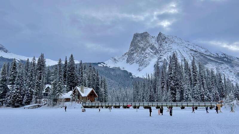 Banff National Park: Canyons, Lakes & Local Favourites - Lunch Break: In Banff Town