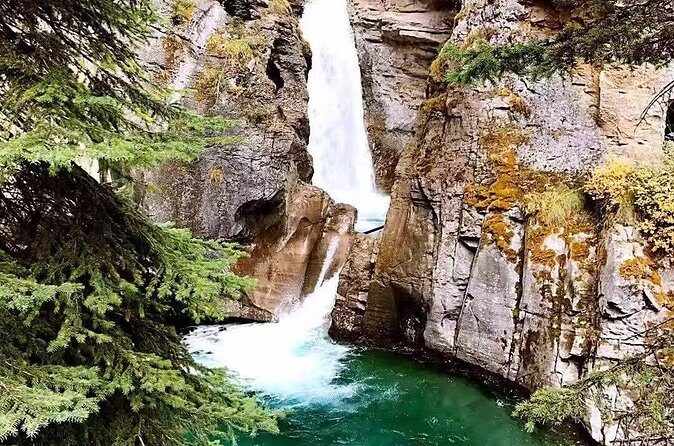 Banff National Park Group Bus Tour Experience - Who Should Consider This Tour?