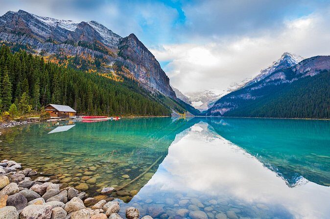 Banff National Park Tour Lake Louise and Moraine Lake by coach - Who is this tour best suited for?