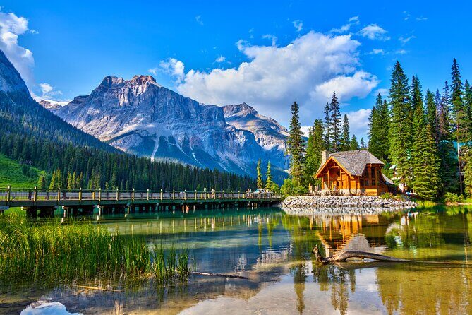 Banff Private Lake Tour: Moraine, Louise, Peyto & Emerald - Moraine Lake: The Iconic Jewel