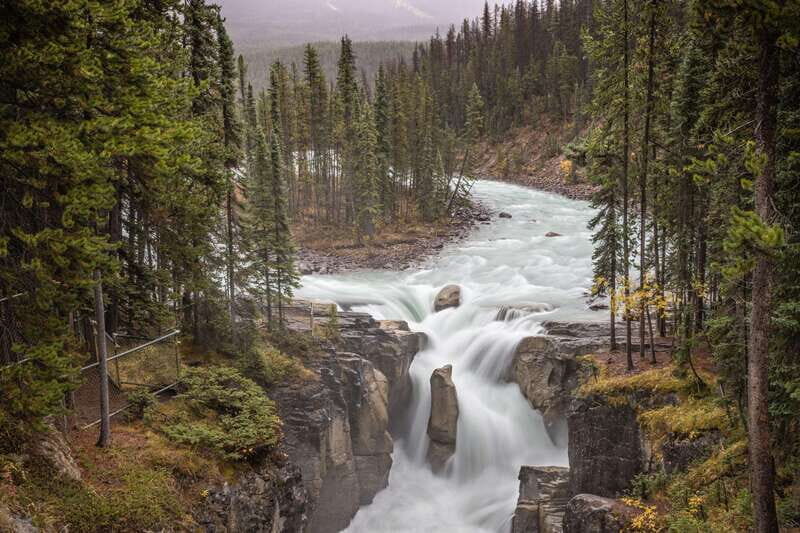 Banff: Uncover the Beauty of Western Canada (6-Days) - Day 2: Exploring Jasper and Banff