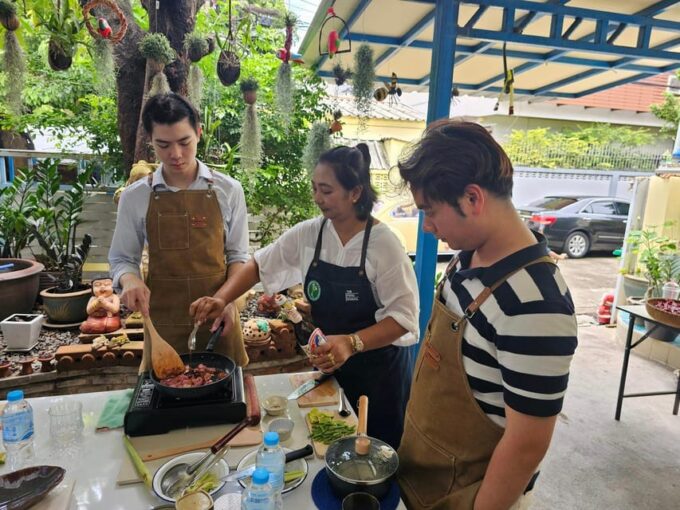 Bangkok: Afternoon Cooking Class in English - Bringing Thai Flavors Home