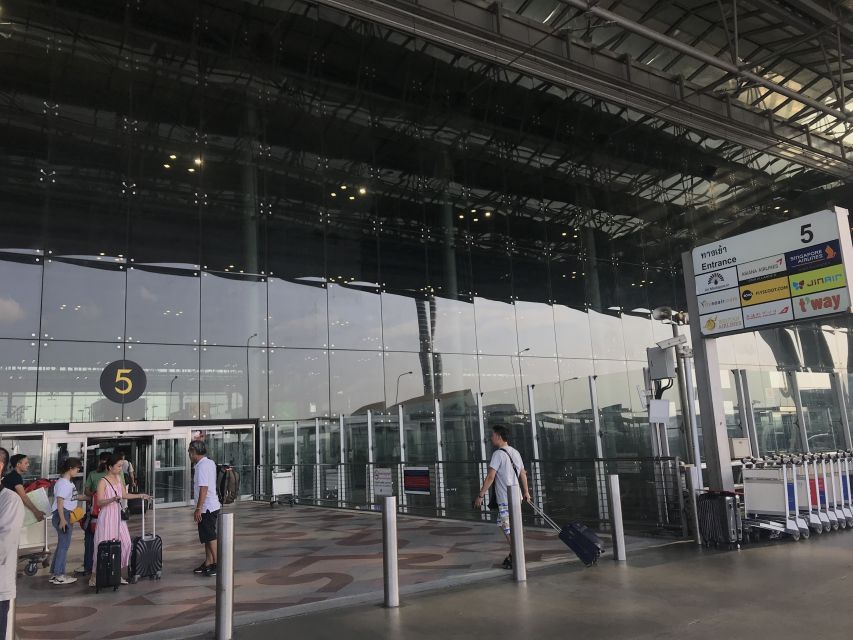 Bangkok Airport: Guide Fasttrack Immigration Service (BKK) - Arrival and Transfer Flights