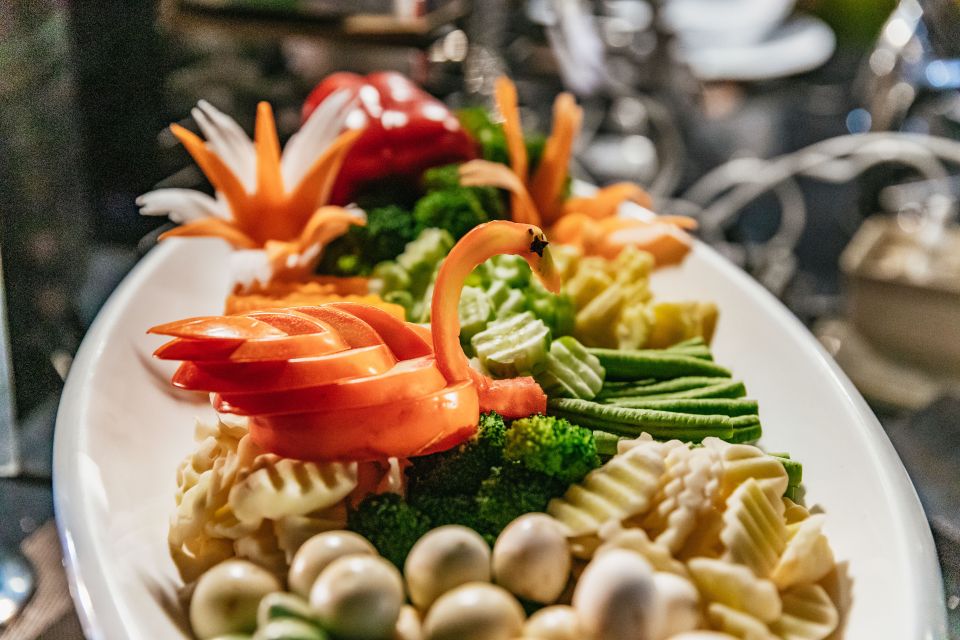 Bangkok: Alangka Luxury Buffet Dinner Cruise With Live Music - Comfortable Cruise Logistics and Attire
