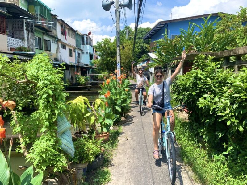 Bangkok: Backstreets and Hidden Gems Bike Tour - Visiting Local Temples
