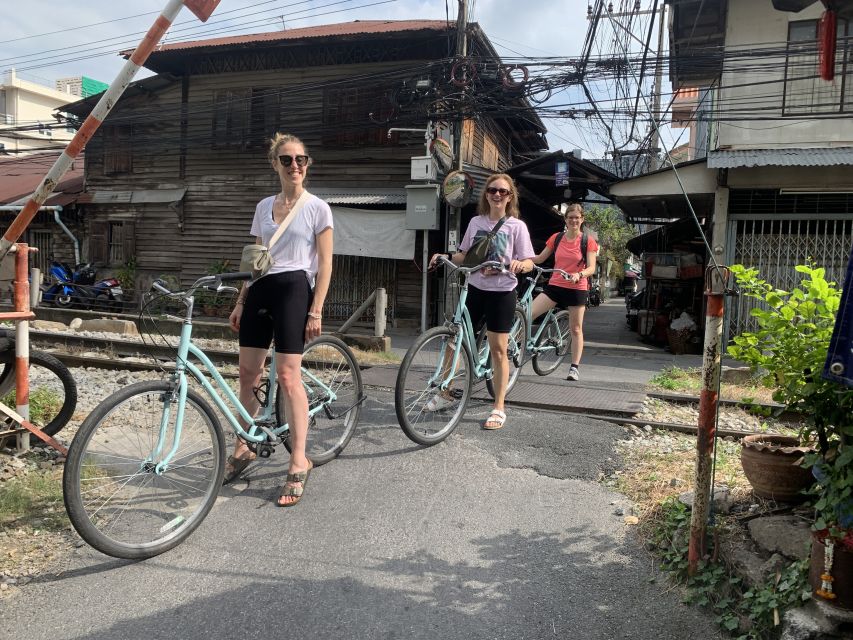 Bangkok: Backstreets and Hidden Gems Bike Tour - Experiencing Local Markets