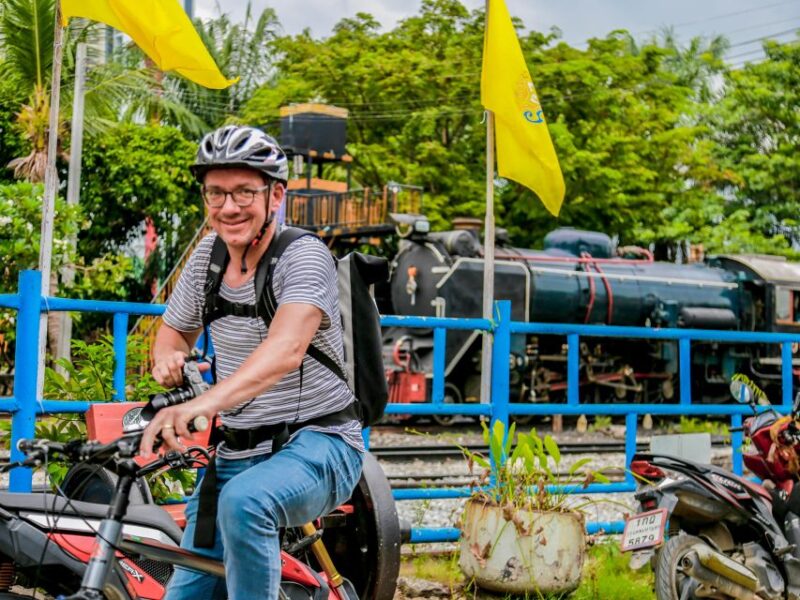 Bangkok: Backstreets and Historic With Temples Bike Tour - Tour Features