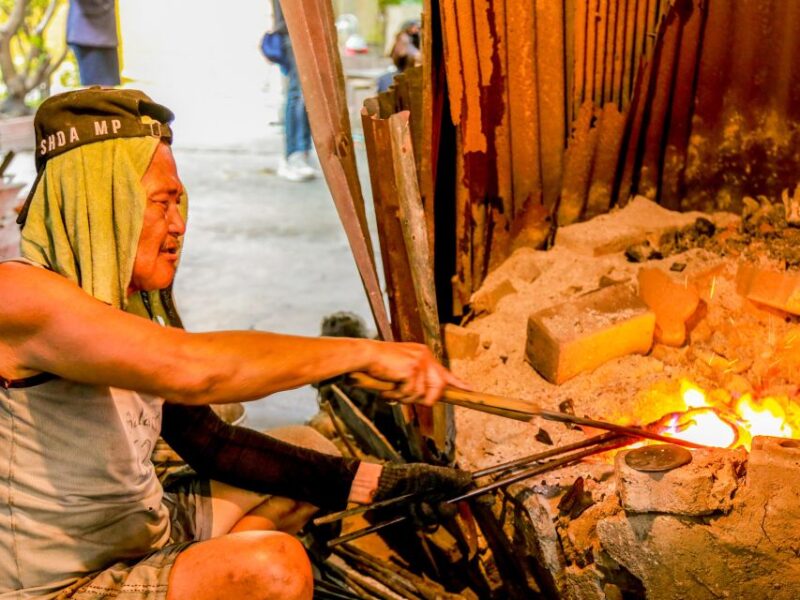 Bangkok: Backstreets and Historic With Temples Bike Tour - What to Bring and Wear