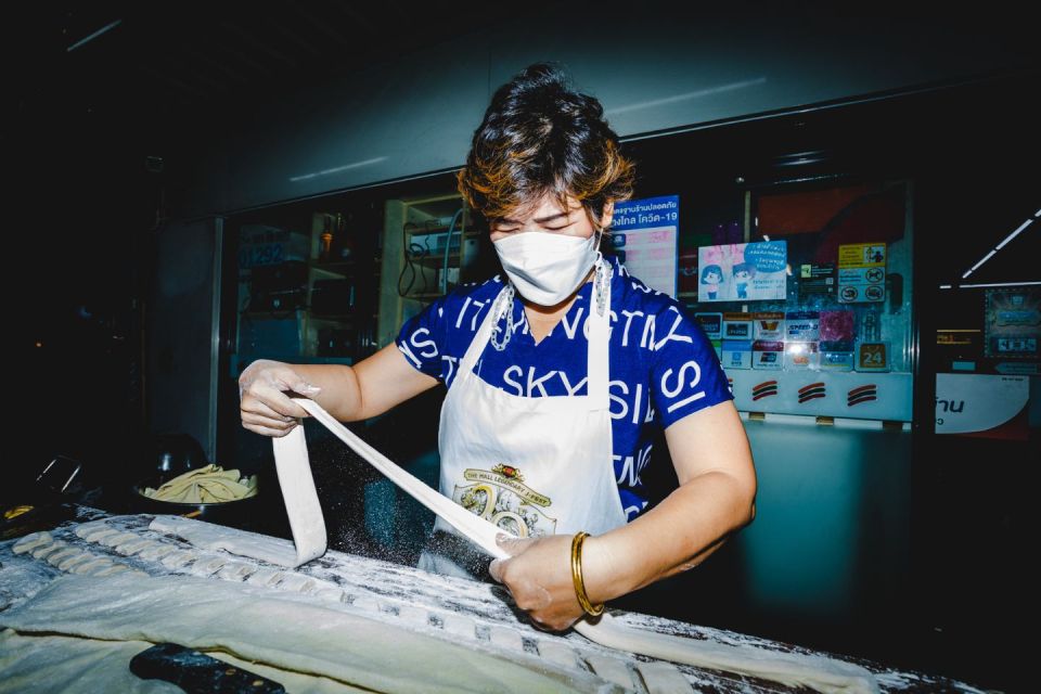 Bangkok: Backstreets Food Tour With 15+ Tastings - Inclusions