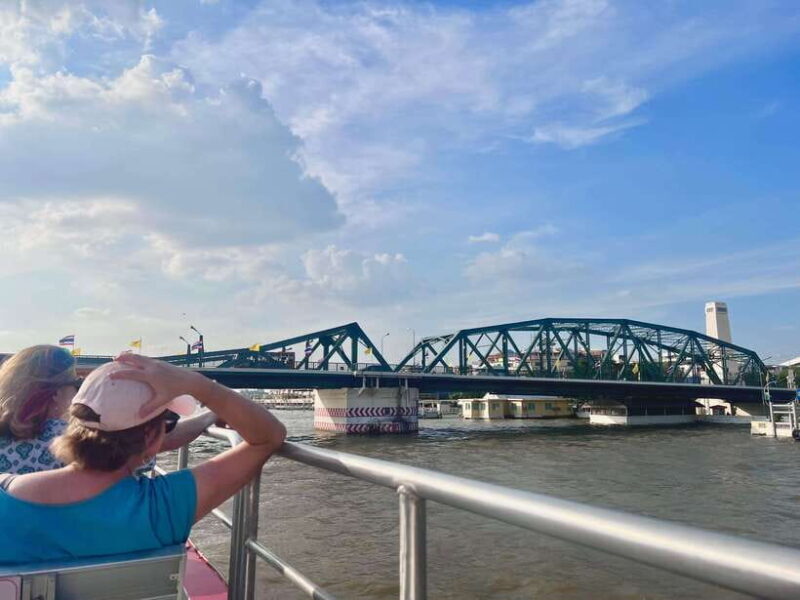 Bangkok: Boat Bliss Riverside Cruise Tour and Wat Arun Visit - Explore Wang Lang Market