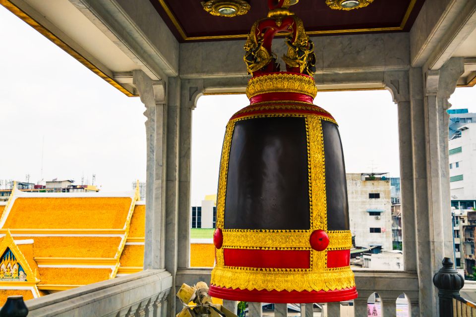 Bangkok: Chinatown and Wat Traimit Self-Guided Walking Tour - Key Highlights