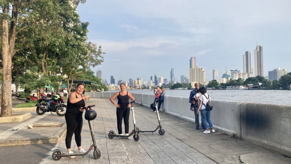 Bangkok: City Highlights Electric Scooter Tour - Multilingual Tour Options