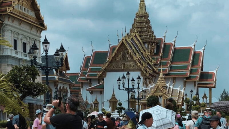Bangkok: City Highlights Private Tour With Palace & Temples - Ratchadamnoen Avenue