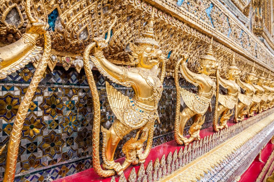 Bangkok: City Highlights Temple and Market Walking Tour - Itinerary Breakdown