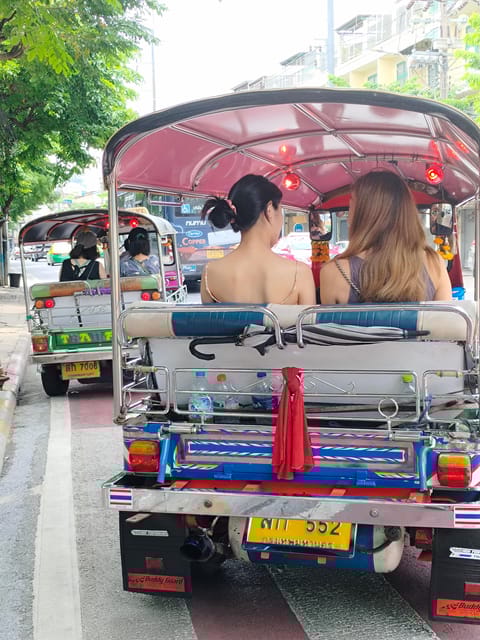 Bangkok: Cooking Class + Tuk Tuk Ride + Market Tour - Cooking Class Environment and Accommodations