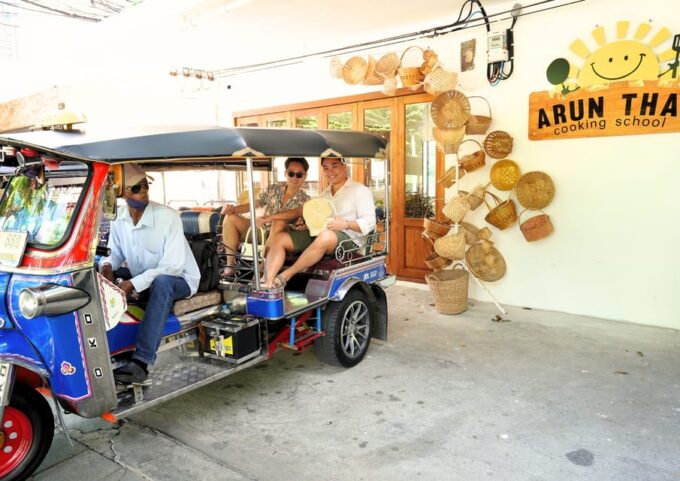 Bangkok: Cooking Class + Tuk Tuk Ride + Market Tour - Logistics and Amenities