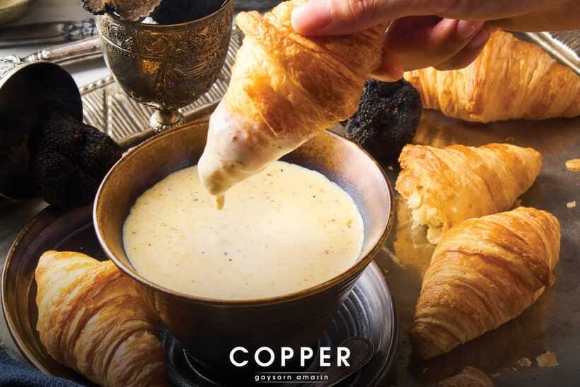 Bangkok: Copper Beyond Buffet Gaysorn Amarin - Location and Accessibility